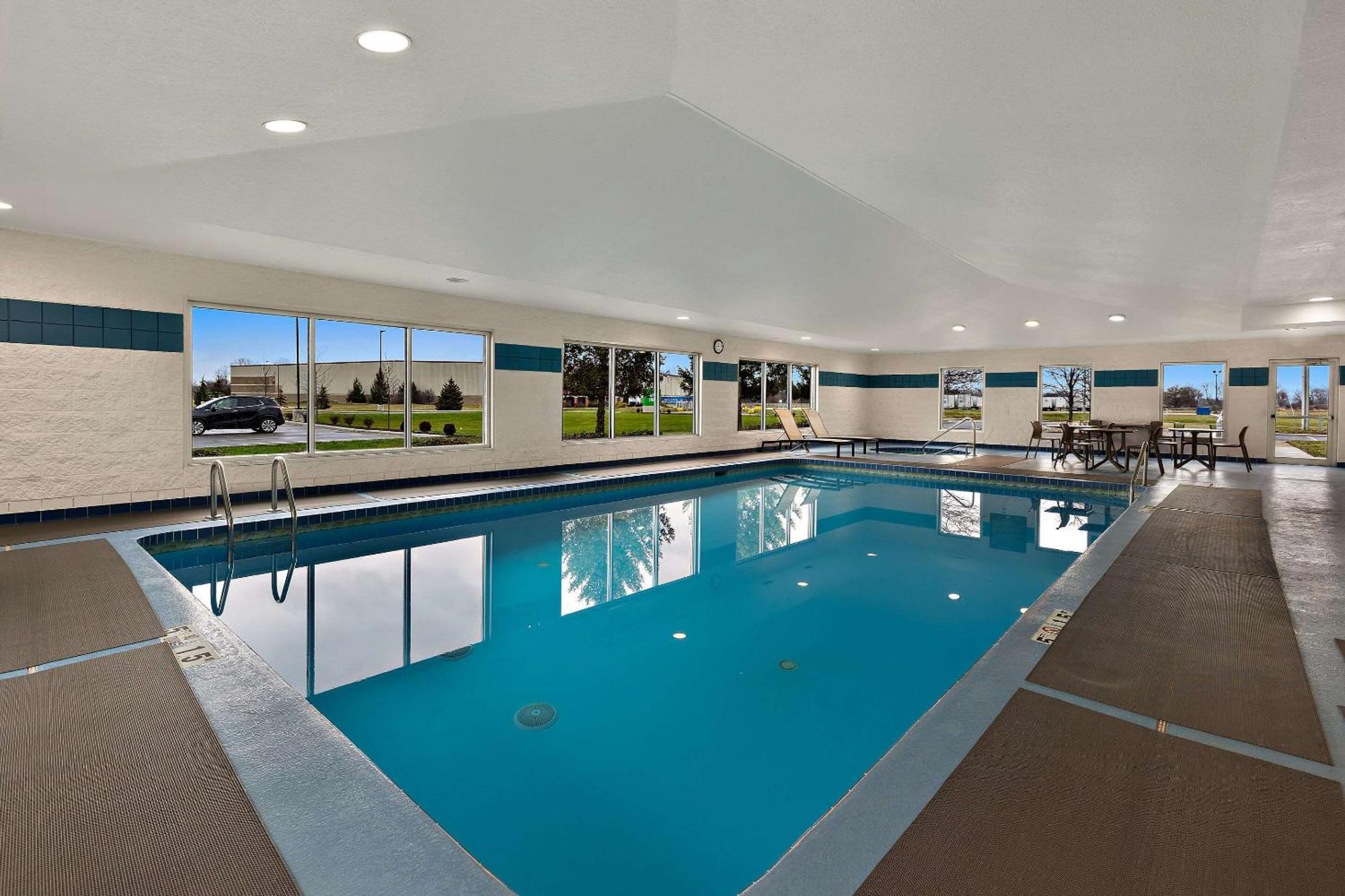 Comfort Inn & Suites Fremont Dış mekan fotoğraf